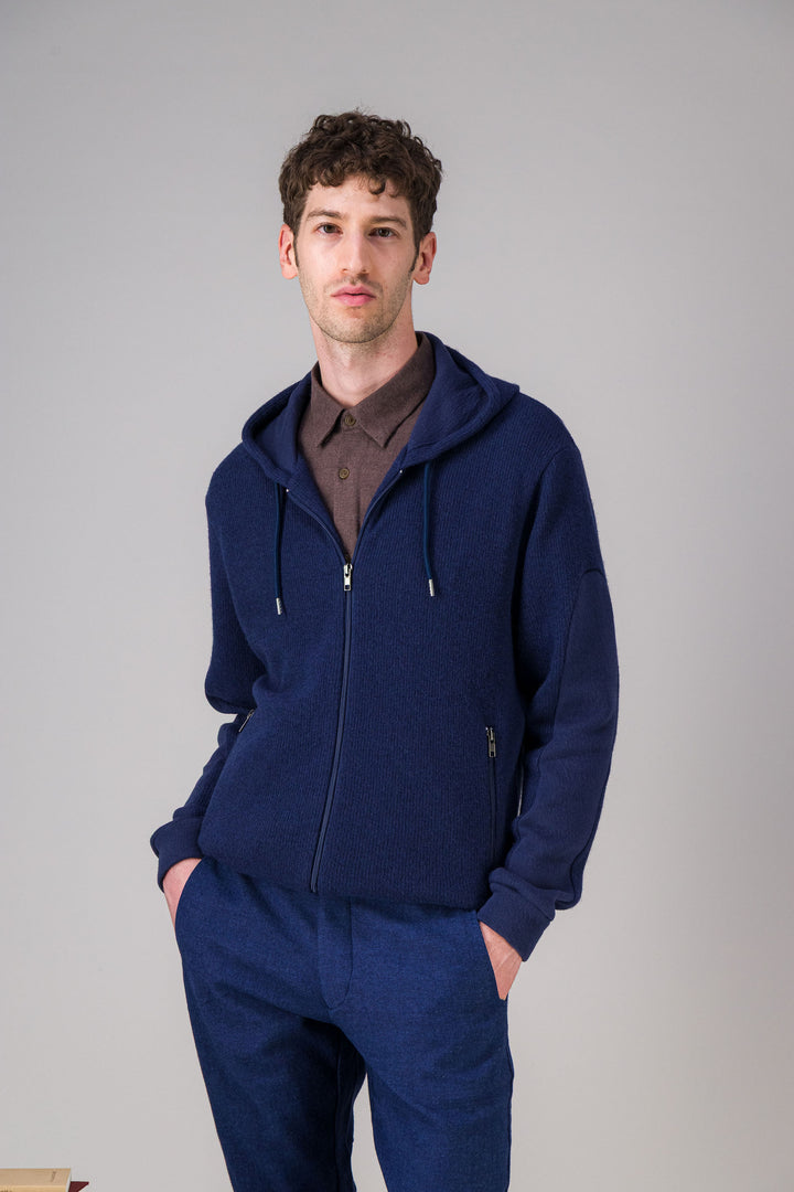 Pull zippé marine capuche en laine recyclée japonaise