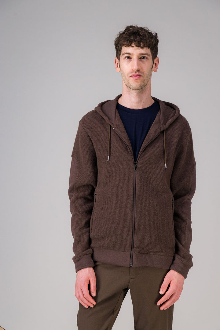 Pull zippé marron capuche en laine recyclée japonaise