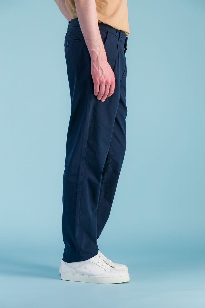 Blue city pant with darts