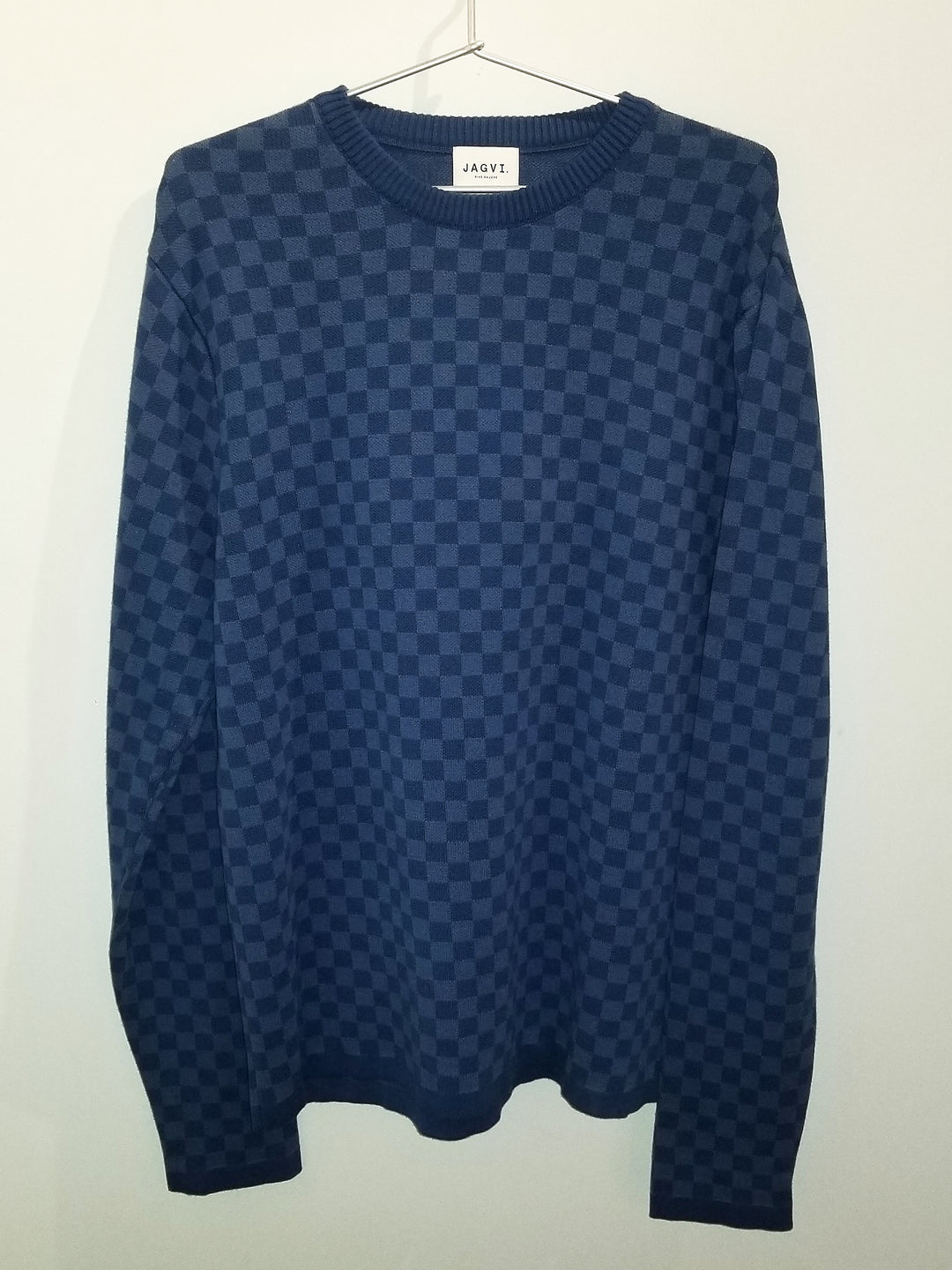 Knitted sweater in organic cotton with blue checkerboard