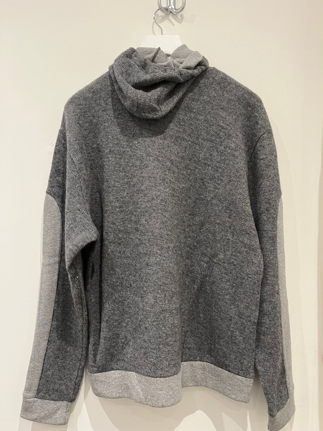 Sweat zippé laine recyclée capuche gris chiné