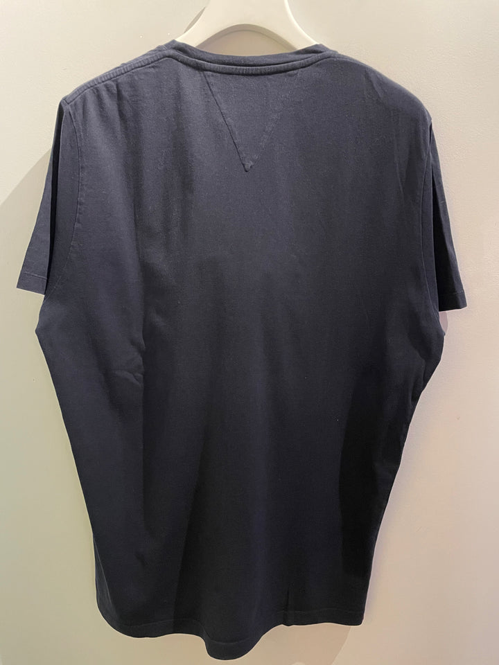 T-shirt_navy_Red_Earth_sm_2